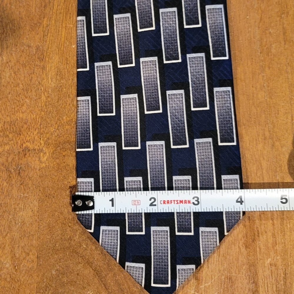Louis Roth Classic Geometric Patterned Tie - Picture 2 of 3